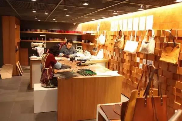 狮岭应有条”手工皮具一条街”