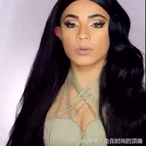 哇！化妆术“擦”掉身体，将腰打结了？