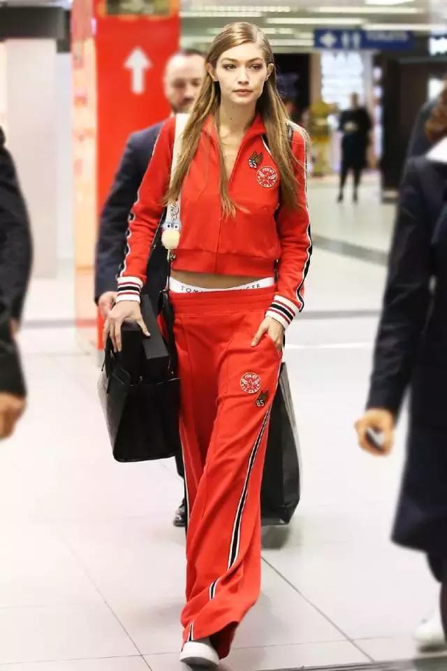 看杨幂职场着装如何搭配,袁姗姗和杨幂同款运动装