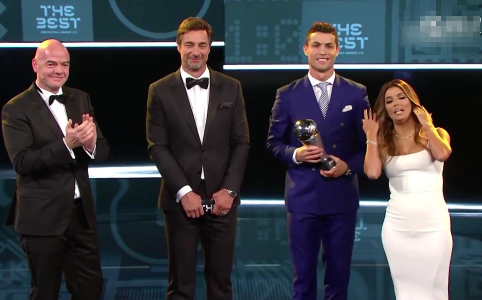 伊娃出席足联典礼轻车熟路秀成熟之美帕克依然有酒伊娃却不能陪