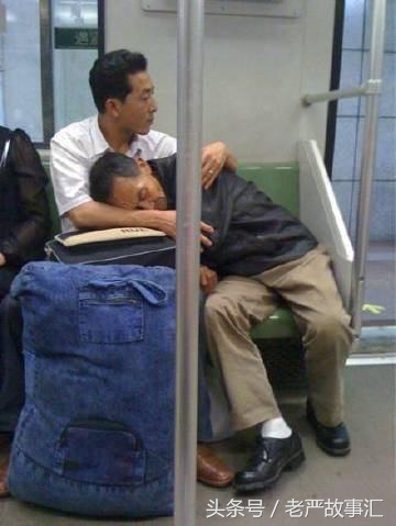 和往常一样，我的父亲喝了点酒，一场家庭*力暴**即将发生