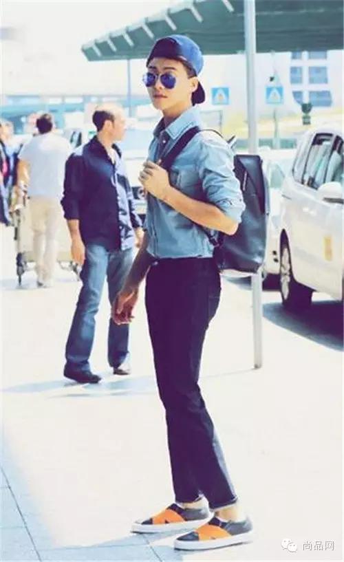 男士红色运动鞋子怎么搭配衣服,165男士增高运动鞋搭配裤子