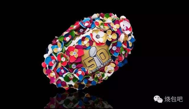 唯物|情人节倒计时,去看50个潮牌出的超级碗纪念球,独一无二