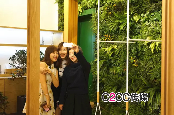 美妆品牌吸引男生,化妆品店怎么样吸引人