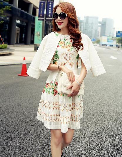 在时尚的浪口上,女人就要美如风景线!