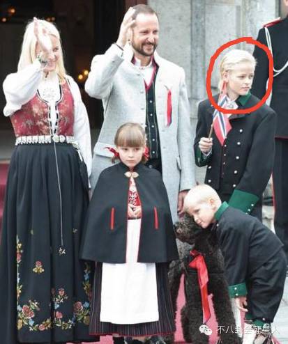 现在还有王子爱上灰姑娘？女招待、女兵、未婚生子戏码不要太多哦