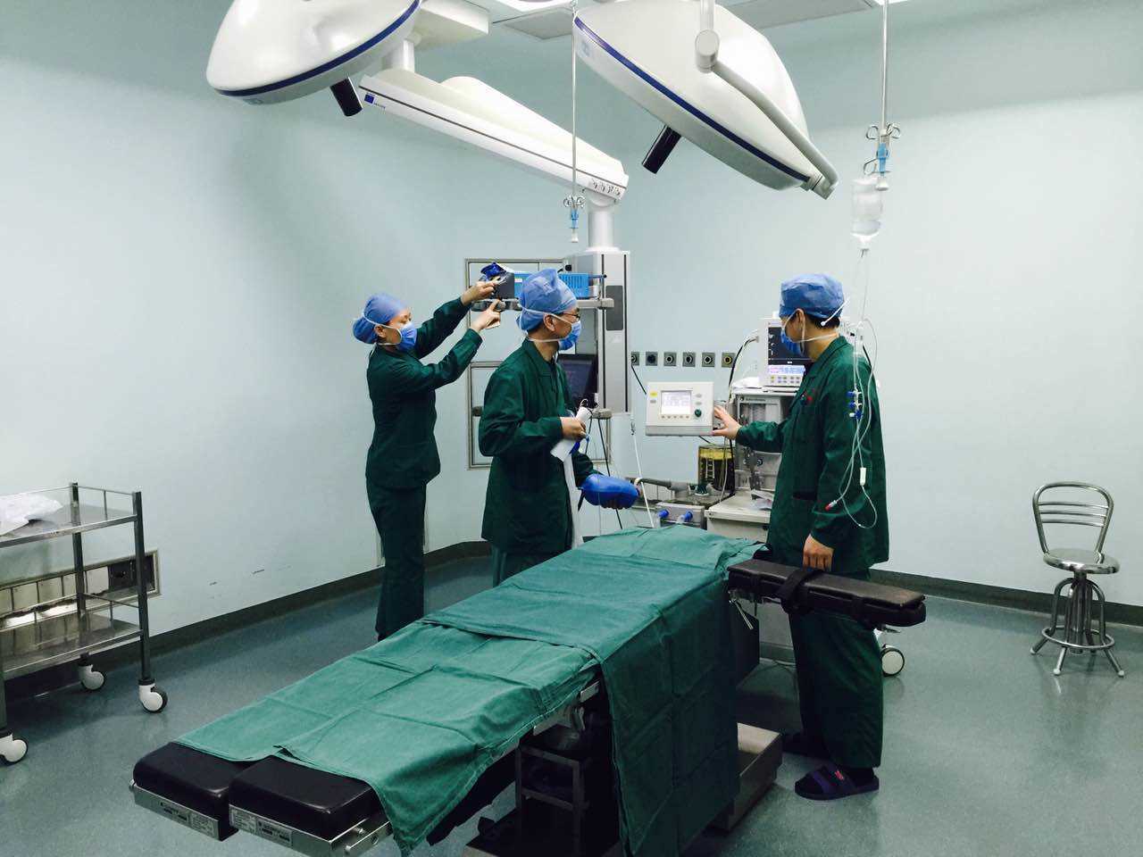 解放军306医院除夕之夜倒计时与正计时