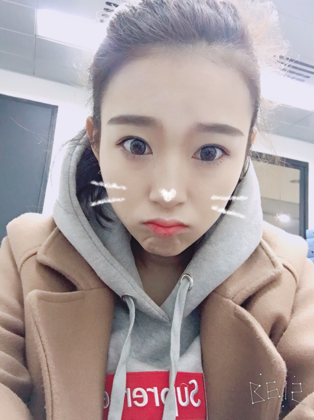 什么样的脸型发际线高好看,不同形状的发际线