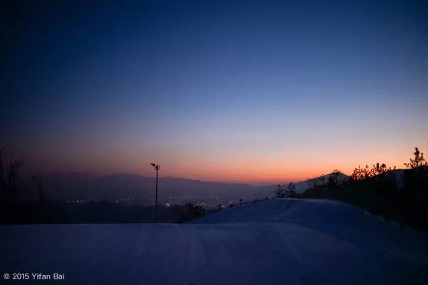 在滑雪场滑雪的过程是什么,乌鲁木齐滑雪场跨年