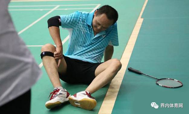 打球手臂一边粗一边细怎么办,打球手臂力量太弱怎么锻炼