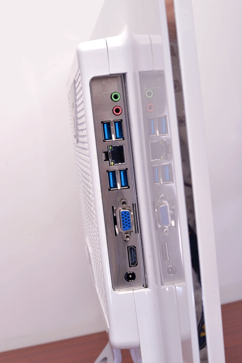 未到年二十八就扫除,晒一下我书房用的主力电脑