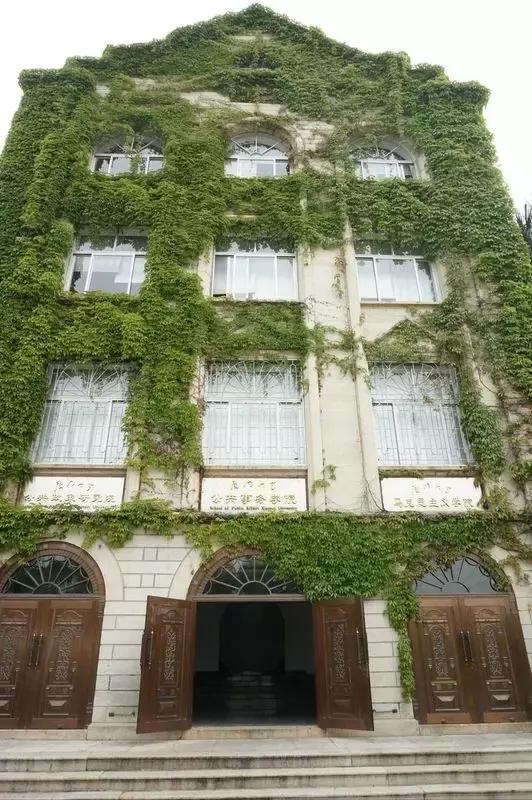 厦大入选全球12所最美大学！像花园一样的大学厦门原来这么多