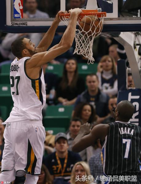 9分12篮板28助攻,9投7中拿到14分6篮板