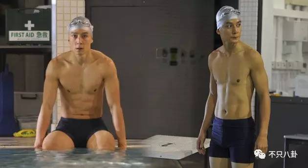 6颗蓝莓吃10分钟，无油无糖无淀粉还不能喝水，男星健身这么拼