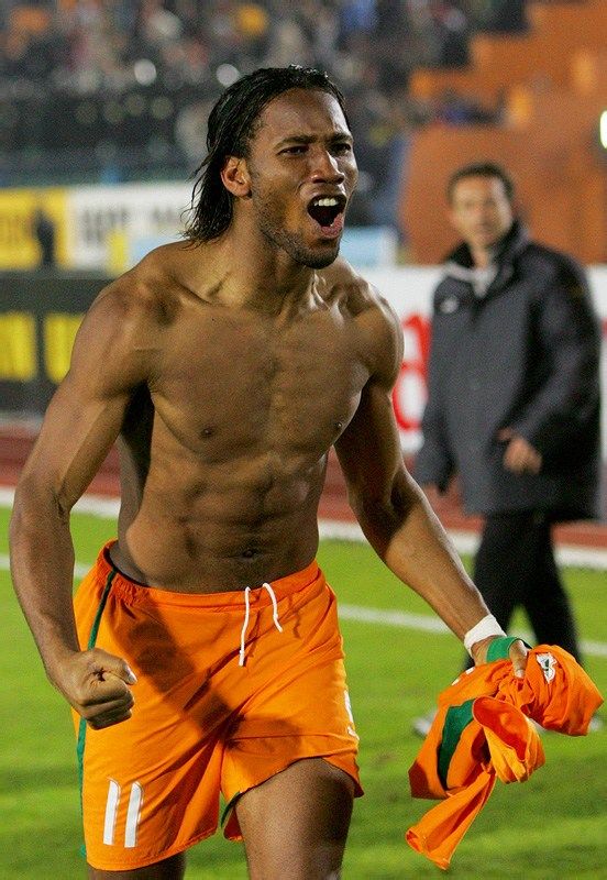 足坛十大经典庆祝动作,足坛十大惊人庆祝动作