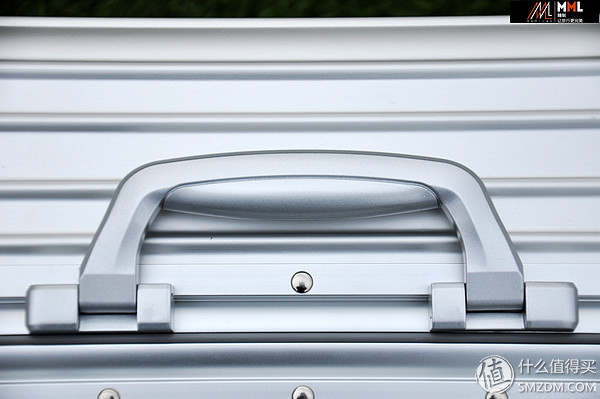 国产箱包性价比高,国产的箱包拉杆箱