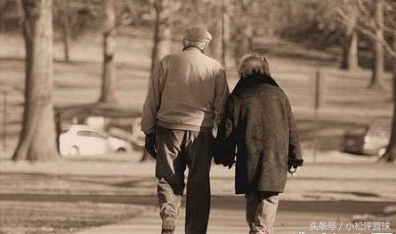 十首写给父母的经典歌曲，听完落泪，今年无论如何一定回家过年