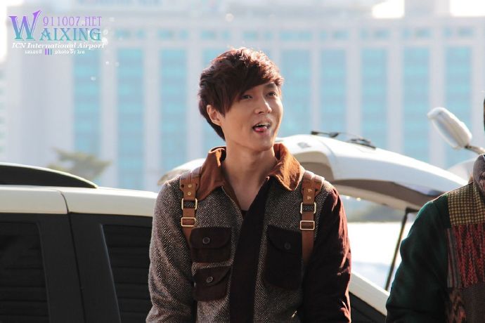 张艺兴这个中二少年，一个人在那玩哈气玩得不亦乐乎，苏死人了！