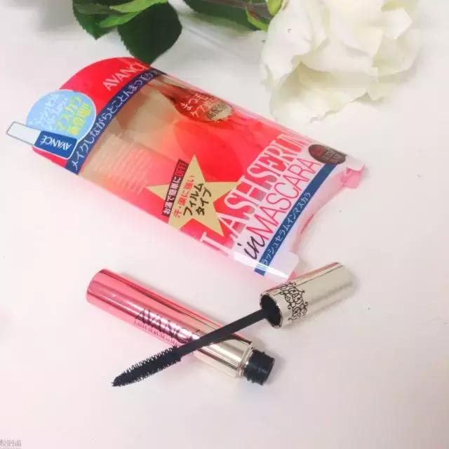 睫毛膏最自然的涂法,睫毛膏的正确涂法教程