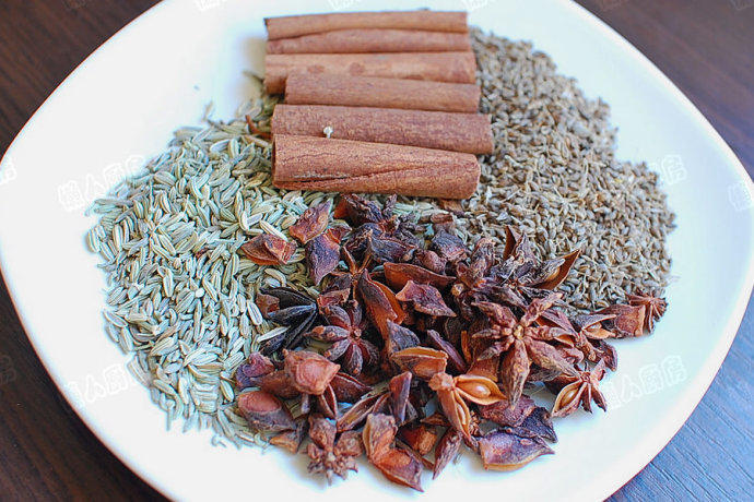 如何制作好吃的牛腩面,四川正宗红烧牛腩面做法