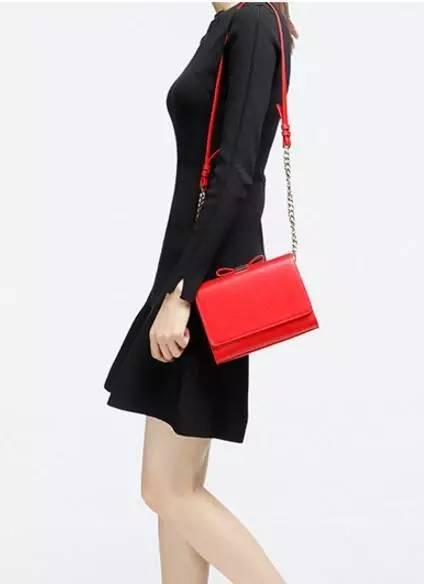 听说新年背“红包”能添财运!