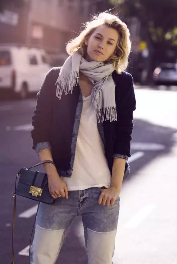 羊绒围巾的简单时尚保暖系法,长羊绒围巾的20种系法图解