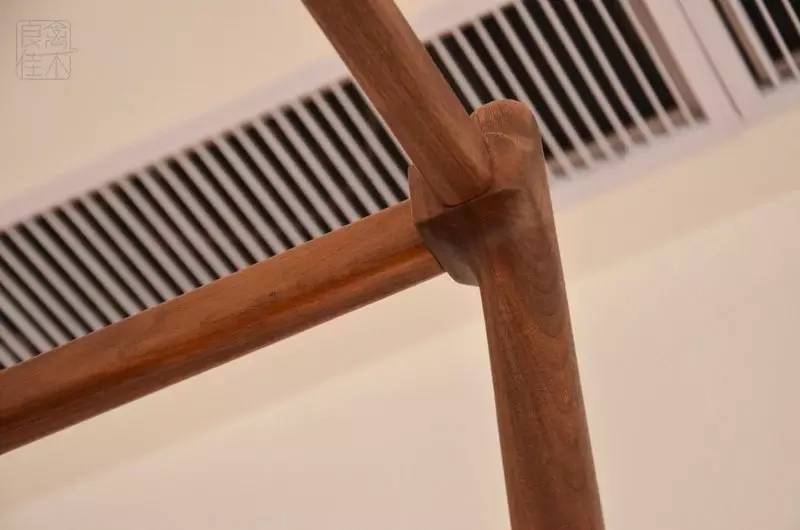 青岛实木定制床,珠海定制简约实木床