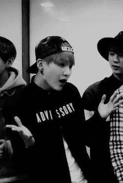 老子就是存折的0太多了，韩国rapper歌词炫富一个比一个狠