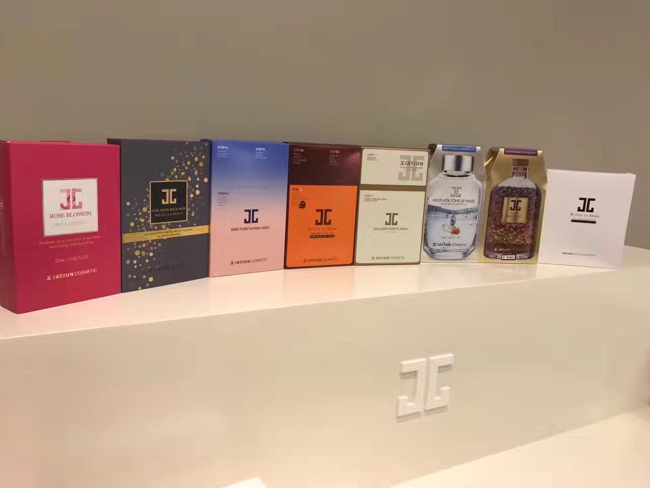 圣罗兰口红流言试色,圣罗兰口红未来市场