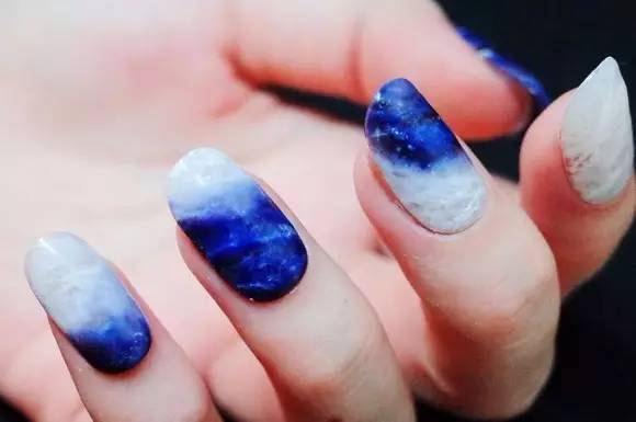 48款热门款显白新年红美甲合集,美甲48种款式图