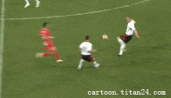 足球经典搞笑gif动图,足球史上十大爆笑瞬间图片