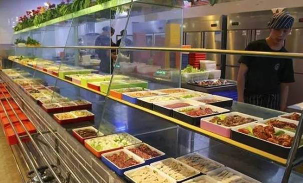 蚌埠这家店真奇怪，吃饭要看颜色，还送苹果笔记本电脑和爱疯七……