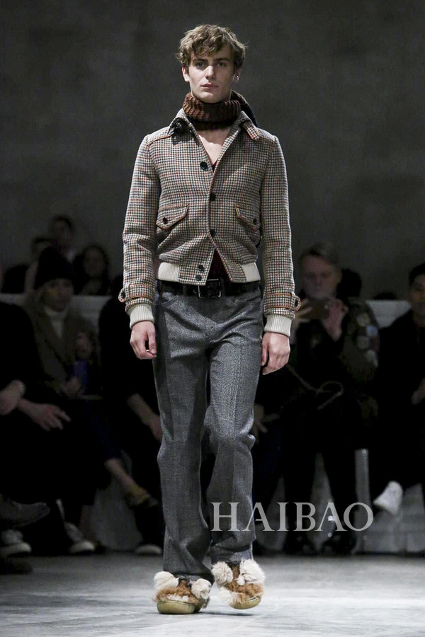 看个时装秀竟然刷出好几对麻豆情侣？你们Z世代的孩子秀恩爱可真高级！