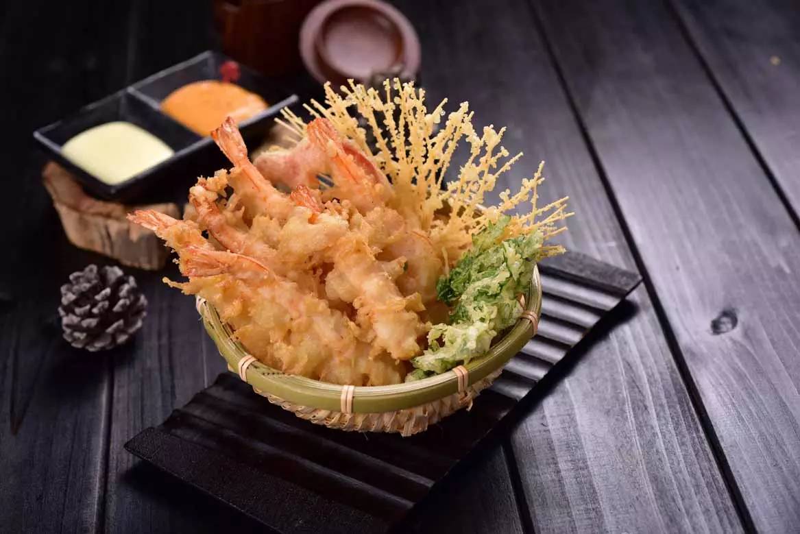 首尔、东京的街头美食每天都在拿钩子勾我，尤其这几家！