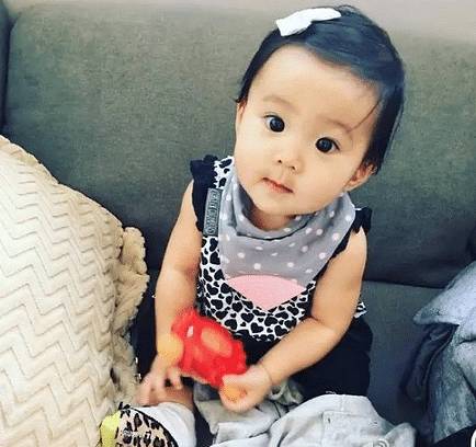 贾静雯家的咘咘现在多大了 (贾静雯咘咘饼干)