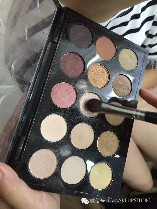 单眼皮双眼皮一单一双,单眼皮调整眼型的方法