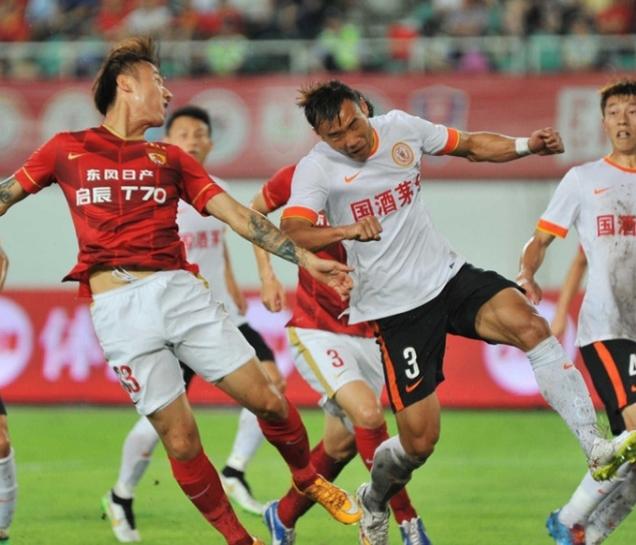 病急乱投医的中超新政，荒诞的天价转会费