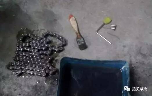 摩托车链条如何保养才更耐用,摩托车传动链条过长导致的问题