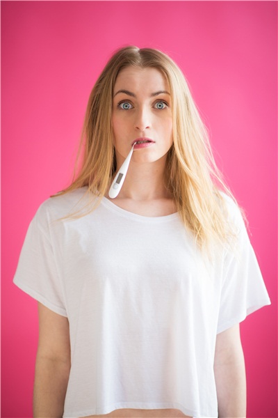 哺乳期感冒了吃什么药可以喂奶,哺乳期感冒奶水少了能追回来吗