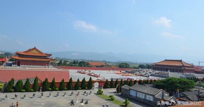 厦门唯一一个有海且叫厦门的城市,厦门是个风景优美的城市