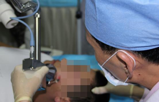 只有下巴反复长丘疹是什么原因,鼓起的硬痘痘