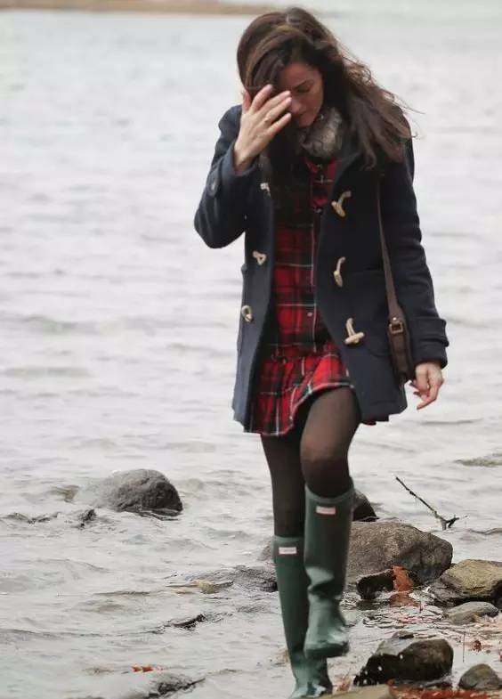 你和女主角之间只差一套韩系大衣,鬼怪同款牛角扣连帽大衣穿搭