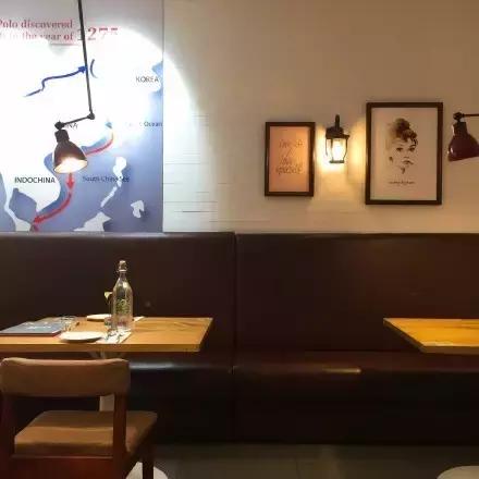 等有钱了，追到韩国欧巴们的店里来场美妙的偶遇！