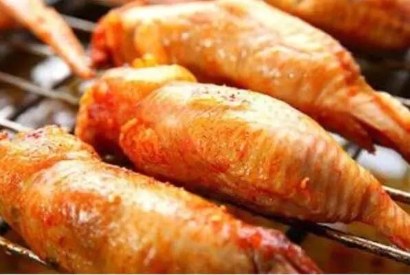 今天来分享一道鸡翅包饭的教程,如何制作正宗鸡翅包饭