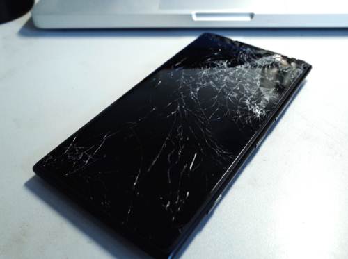 华为手机进水屏坏了可以修吗,华为手机进水了是换屏还是换手机