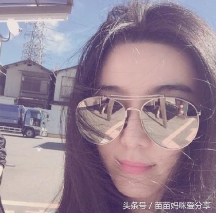 李小璐最新自拍照片,李小璐晒自拍美照镜头电眼妆容