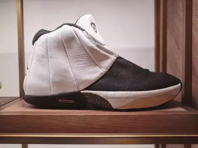 念叁北京正式开业国安名将“圣”杨智为你讲述他的球鞋故事