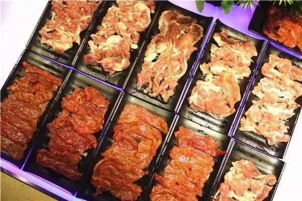 「订年夜饭赠波士顿龙虾」2017这么吃年夜饭最霸气！从没想过一顿自助，竟然吃几口就回本了……谁也别拦着我！今年就要在这儿吃！