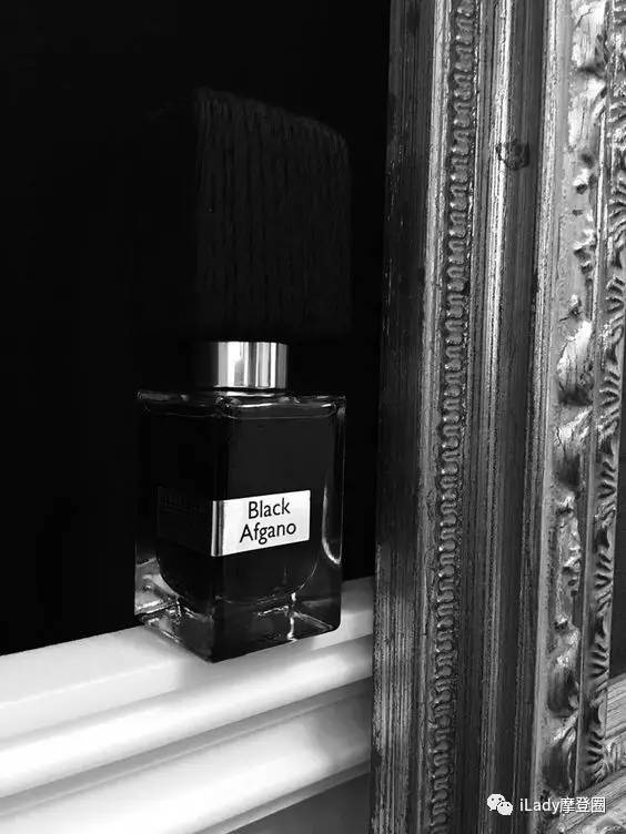10款适合冬天的香水暖得像个拥抱 (适合秋冬的香水推荐淡香)