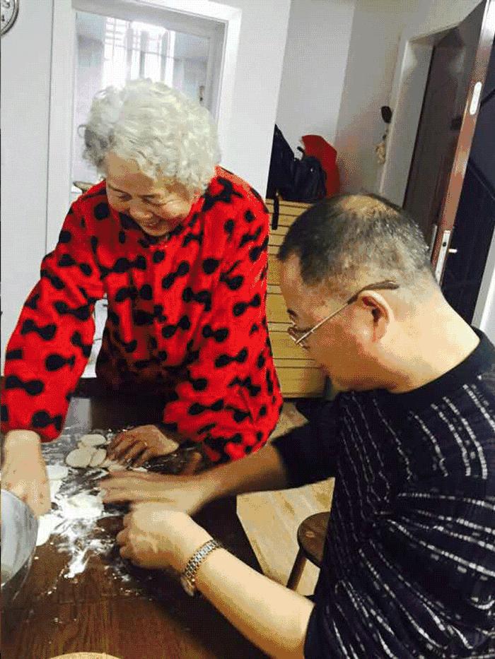 爷爷奶奶和孩子的卧室设计,她给家人建了一座童话屋子